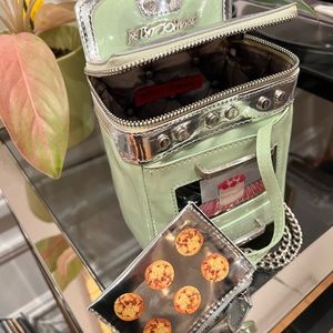Betsey Johnson Kitsch Oven Handbag